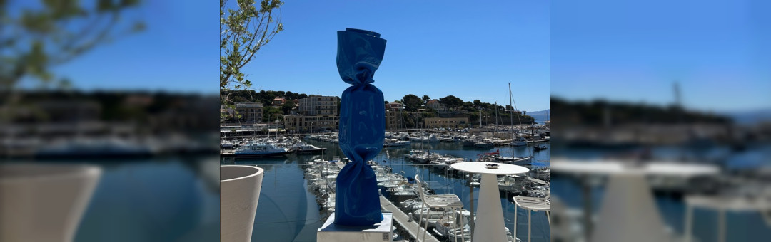 Laurence Jenkell jette l’ancre à l’Hôtel Bleu, une exposition entre ciel et mer
