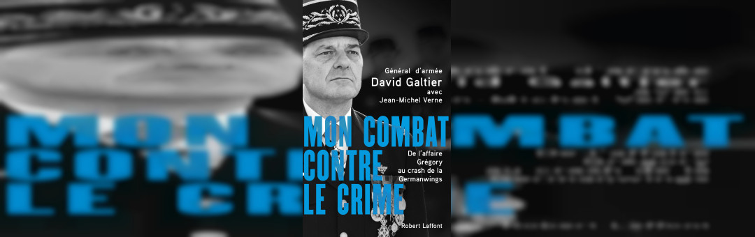 Le général David Galtier en dédicaces