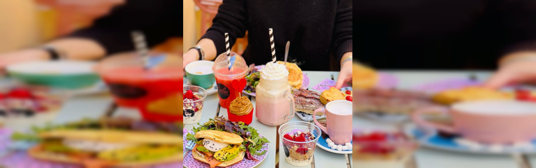 Emilie and the cool kids (Terrasses du Port)