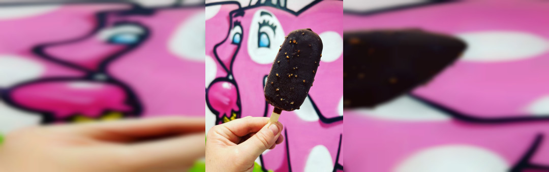 L’éléphant rose à pois blancs