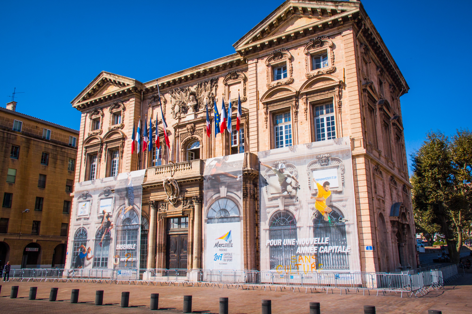 L'Hôtel de Ville - Mairie - Tarpin bien
