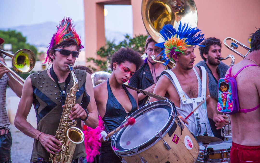 Soirée au Frioul et au vieux port, Le Pompier Poney Club vs TabataKash Fanfare – Reportage photo