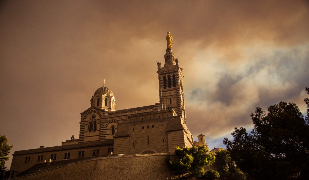 Incendies au nord de Marseille