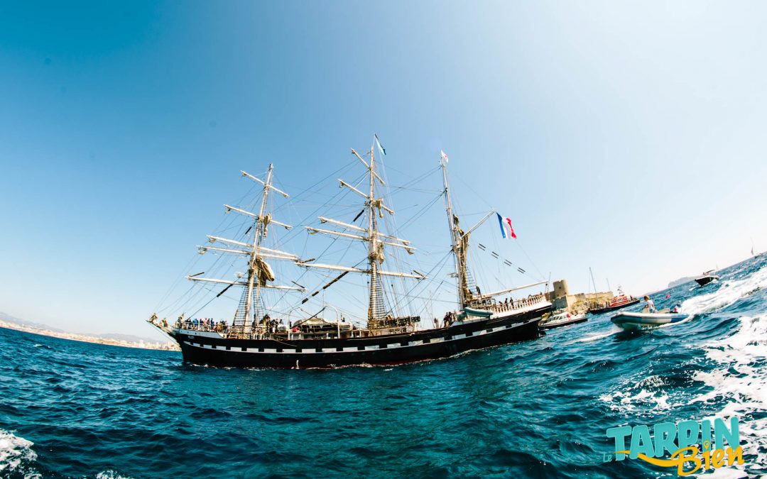 Parade maritime de Marseille avec le Belem