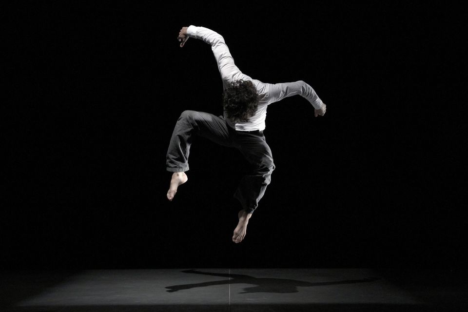 Les jambes à son cou – Jean-Baptiste André / Association W