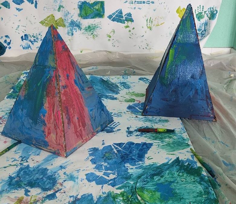 Atelier expression artistique – Les pyramides