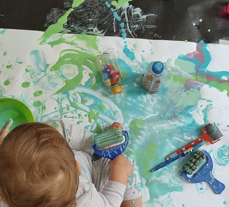 Atelier peinture et arts plastiques pour bébés et parents