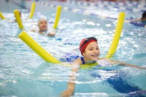 Cours de natation pour les minots de Marseille