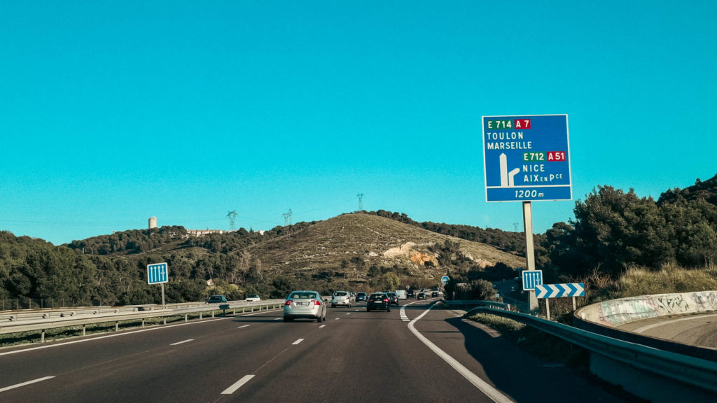 Autoroute A7 colline sortie Aix