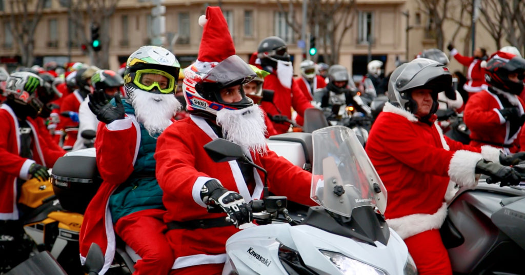 1 800 Pères Noël en moto débarquent à Marseille ce 22 décembre