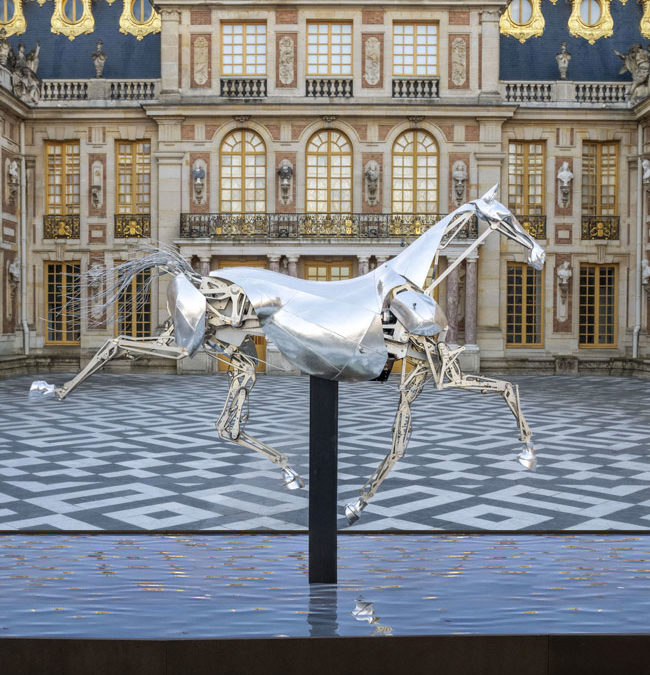 Zeus, le cheval métallique des Jeux Olympiques 2024 au Mucem