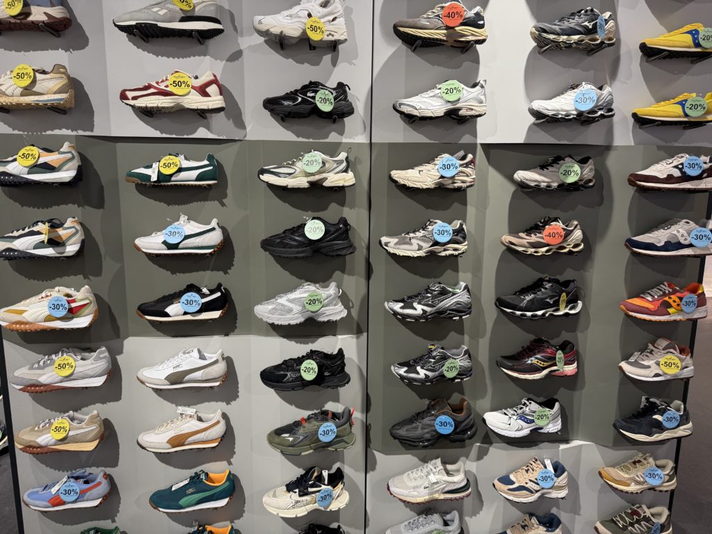 Hylton Terrasses du Port magasin »référence »chaussures et sneakers à Marseille fête ses 1 ans avec des méga soldes