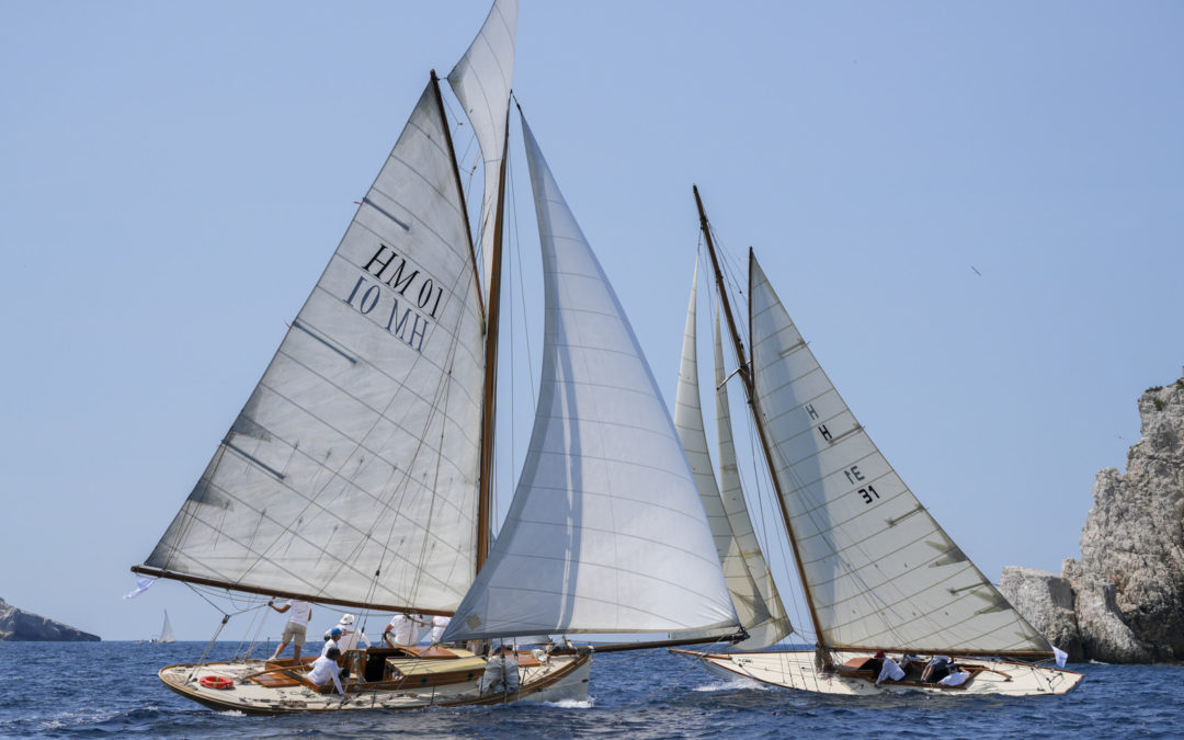 Les voiles du Vieux Port : Parade élégante de vieux gréements !
