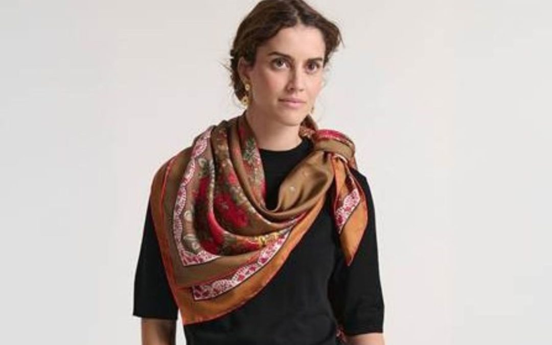 Apprendre à nouer ses foulards chez Souleiado