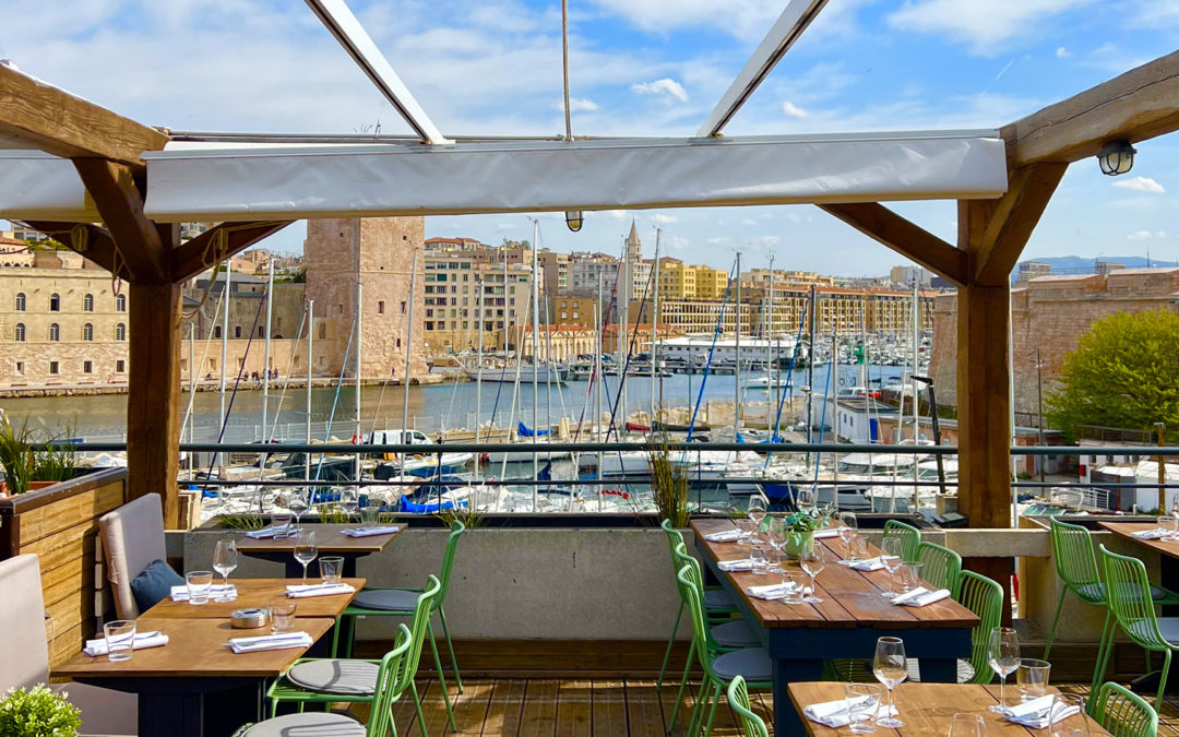 Le Rowing Club réchauffe l’hiver : DJ set, musique live et brunch face à la mer