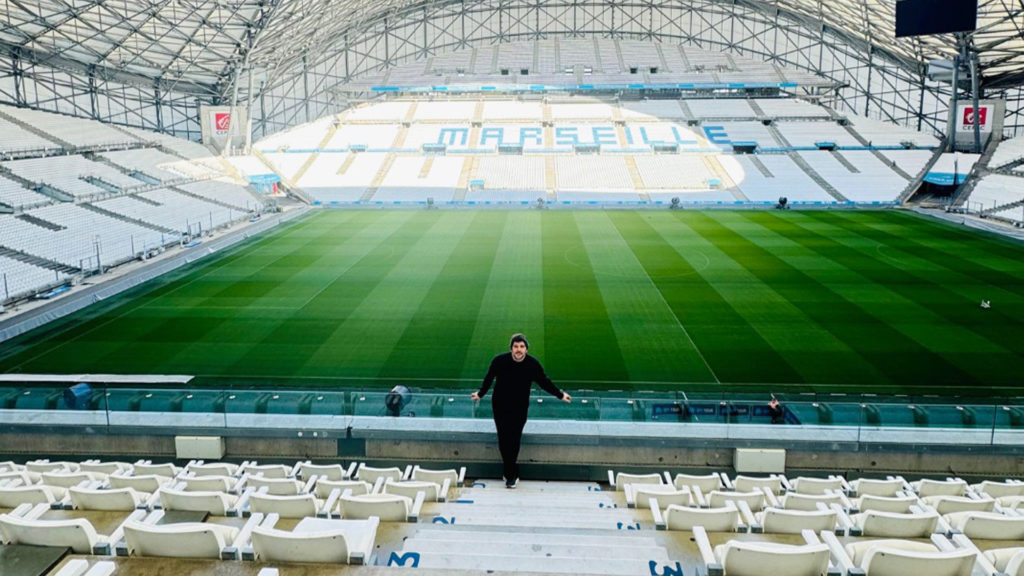 La Corse en grand à Marseille : Corsu Mezu Mezu enflamme le Vélodrome