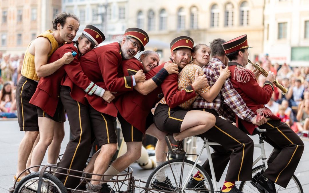 Octopus : cirque et fanfare en tournée gratuite dans le 13 !