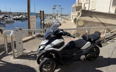 Vidéo : On a testé le 3 roues le plus puissant du marché dans les rues de Marseille, le CV 575 de Kymco !
